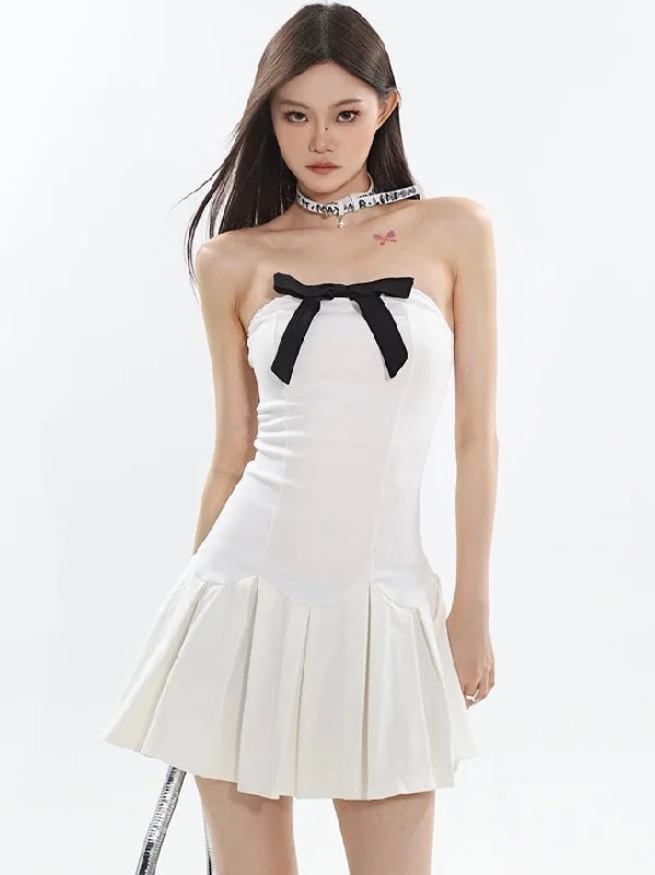 Flora Solid Color Black Bow Tie Bandeau Sleeveless Pleated Mini Dress Casual V-Neck Mini Dress Flora Solid Color Black Bow Tie Bandeau Sleeveless Pleated Mini Dress Casual V-Neck Mini Dress