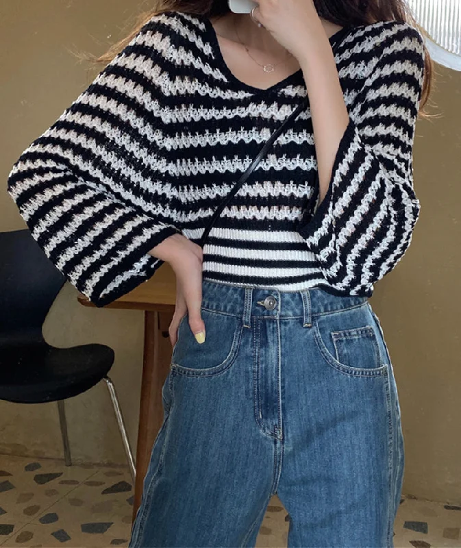 Black and white striped long-sleeved sweater v-neck waist sweater  121 Hooded Sweater Collared Sweater Shawl Collar