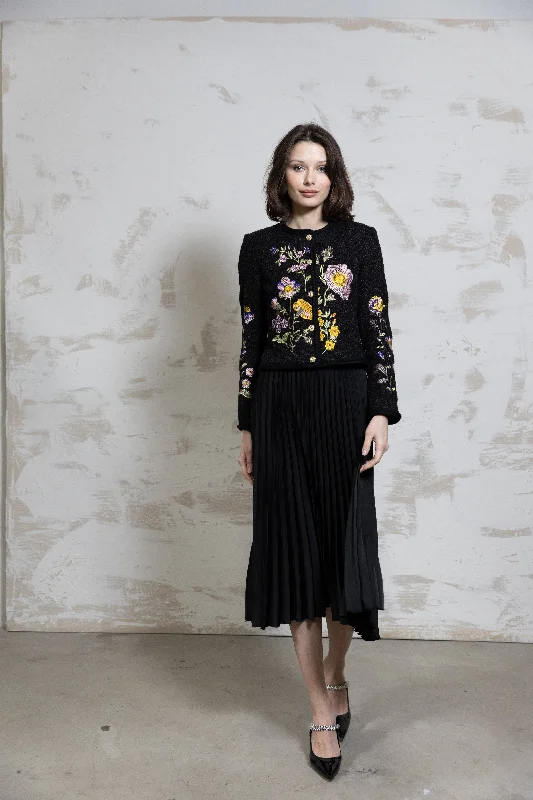 Arrow Pleated Skirt - Black lace skirt elegant