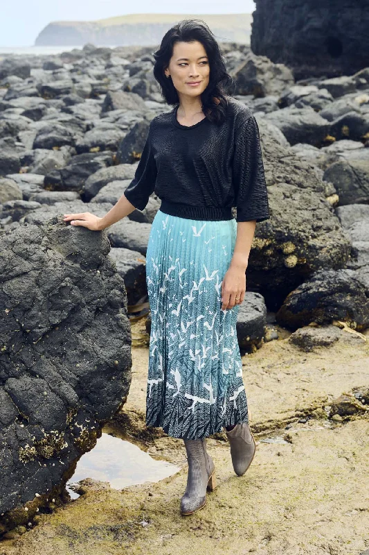 Homebound Pleated Skirt Green lightweight skirt design